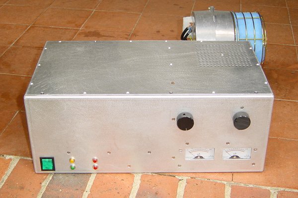 Front view of the finished amplifier