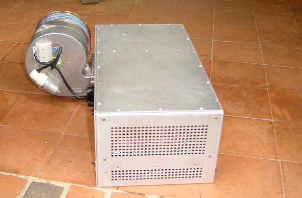 Side view of the finished amplifier